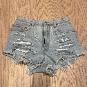 Levi’s 501 high rise denim shorts distressed size 26